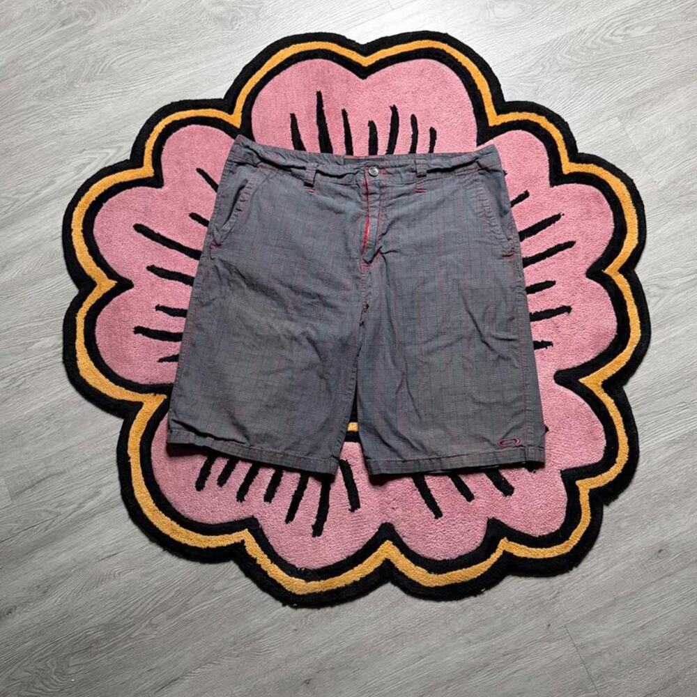 Vintage Y2K Oakley Eclipse Logo Casual Plaid Shorts Size 36 Grey Red